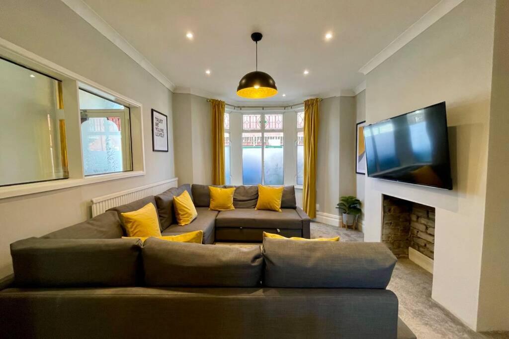 Large House Near Victoria Park For Groups, 10 Mins Bus To City Centre Cardiff Exterior foto