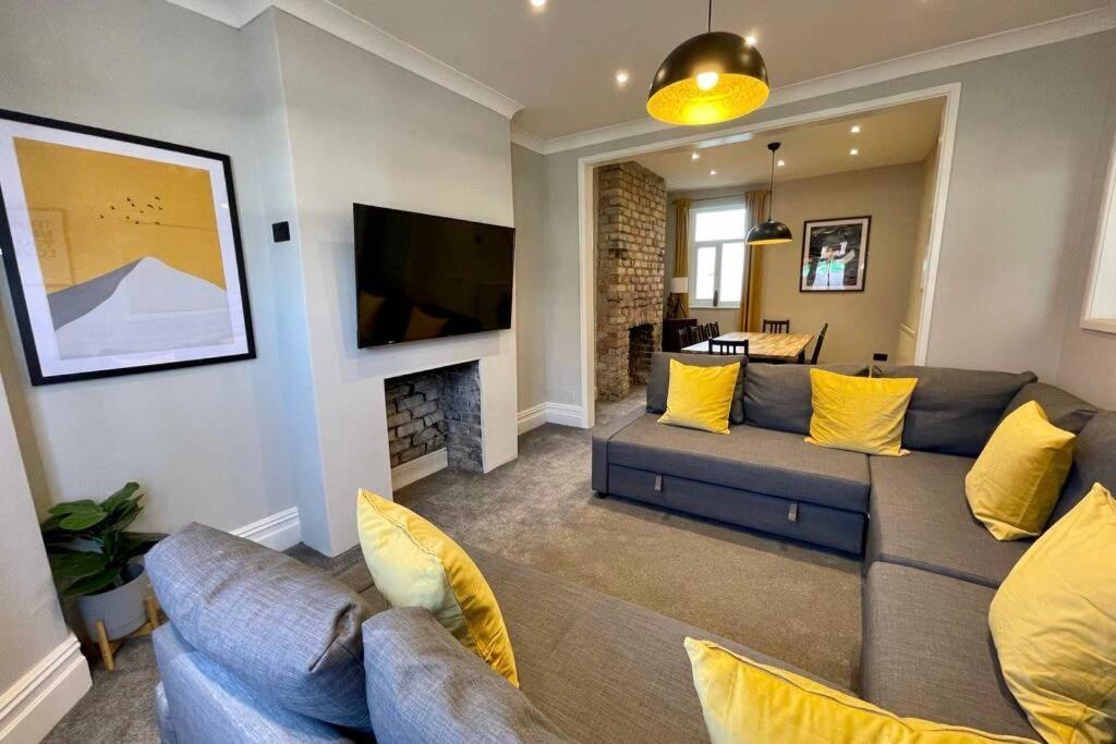 Large House Near Victoria Park For Groups, 10 Mins Bus To City Centre Cardiff Exterior foto